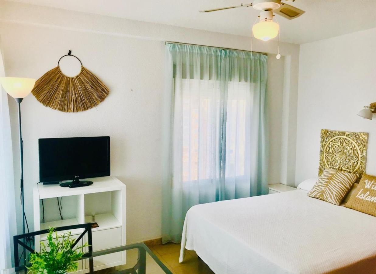 Apartamentos Ulia Бенидорм Екстериор снимка