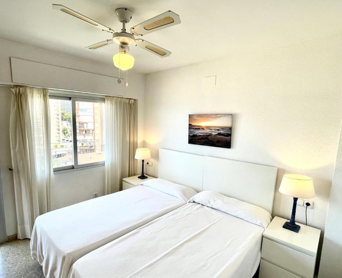 Apartamentos Ulia Бенидорм Екстериор снимка